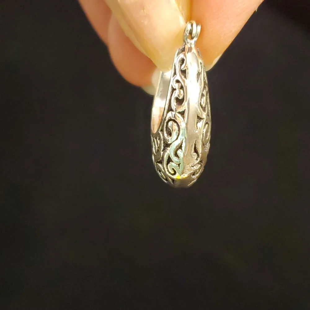 Sterling Silver NWT Scrollwork Hoop Earrings